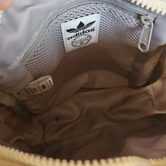 Adidas cream colored crossbody small bag - Picture 5 of 9